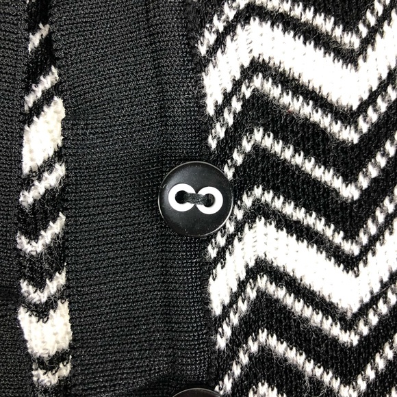 Bebe Knitted Zig Zag Black Cropped Cardigan - Picture 6 of 9